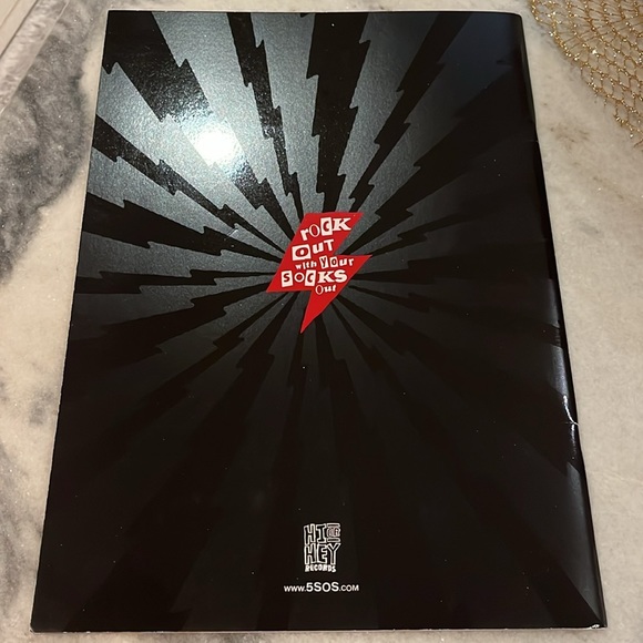 5 Seconds of Summer Official Tour Programme - Picture 2 of 3